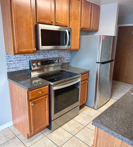 6010 Oakwood Drive 5D, Lisle, IL 60532