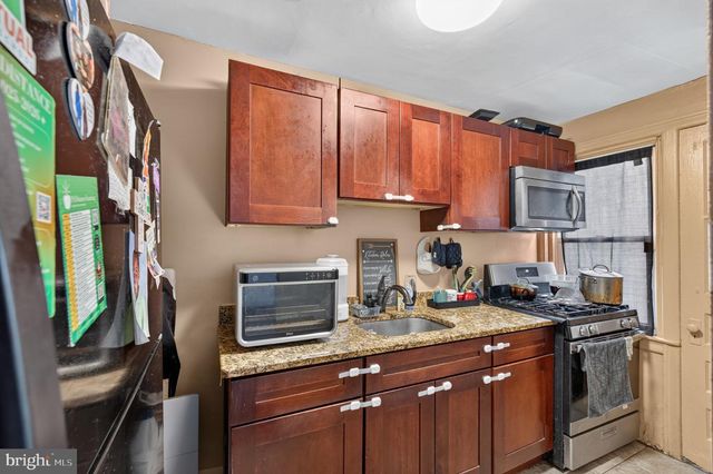 226 W LAVEER ST, Philadelphia, PA 19120