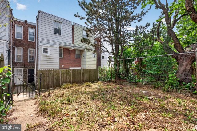 226 W LAVEER ST, Philadelphia, PA 19120