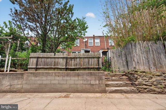 226 W LAVEER ST, Philadelphia, PA 19120