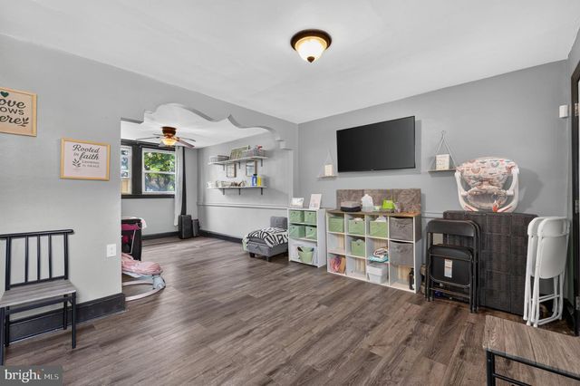 226 W LAVEER ST, Philadelphia, PA 19120