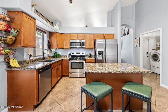 6441 W Wenden Way, Tucson, AZ 85743