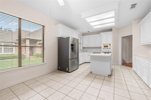 3111 Meadow Oak Drive, Houston, TX 77068