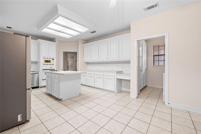 3111 Meadow Oak Drive, Houston, TX 77068
