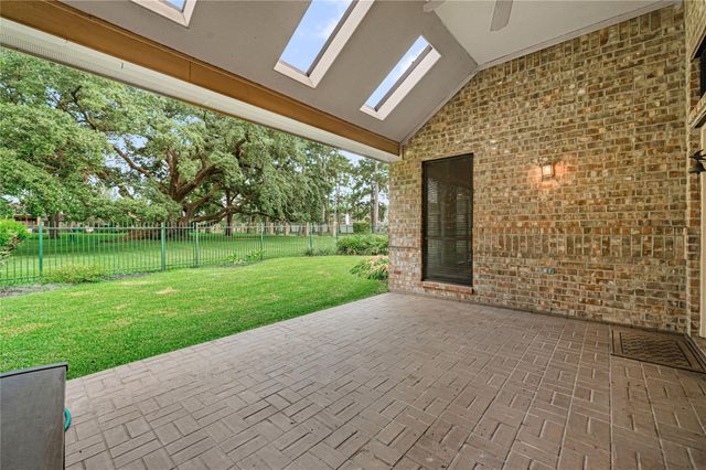 3111 Meadow Oak Drive, Houston, TX 77068