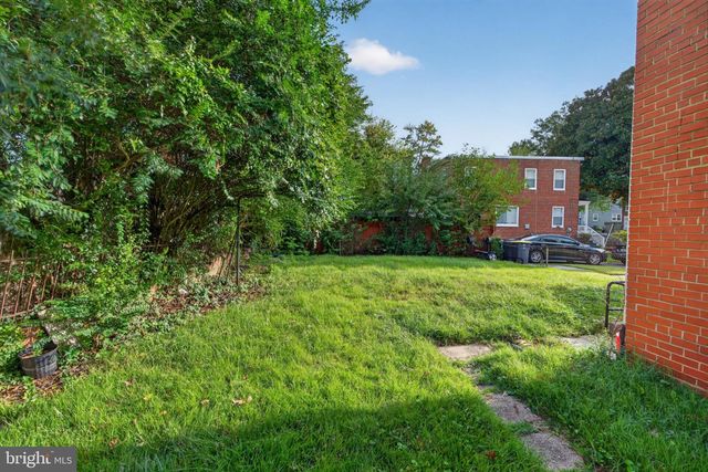 1017 BOOKER DR, Capitol Heights, MD 20743