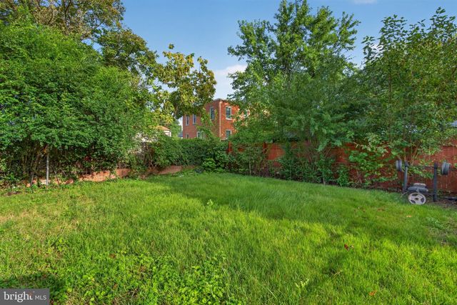 1017 BOOKER DR, Capitol Heights, MD 20743