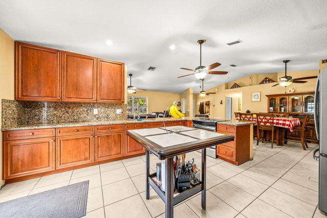 2195 F Road, Loxahatchee Groves, FL 33470