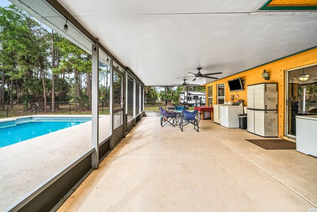 2195 F Road, Loxahatchee Groves, FL 33470