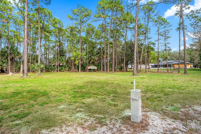 2195 F Road, Loxahatchee Groves, FL 33470