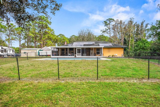 2195 F Road, Loxahatchee Groves, FL 33470