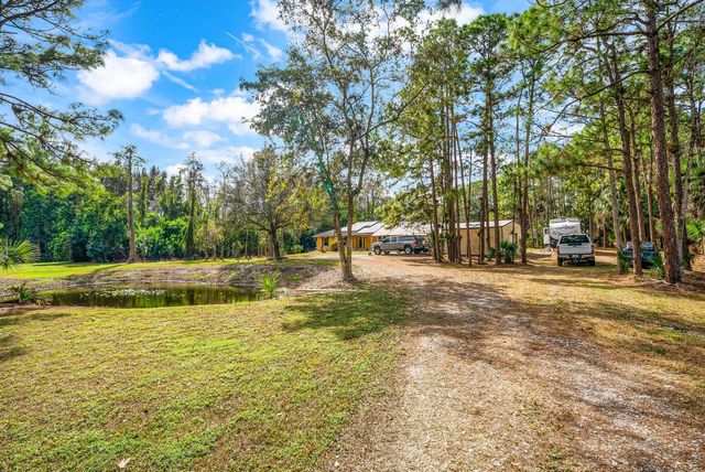2195 F Road, Loxahatchee Groves, FL 33470