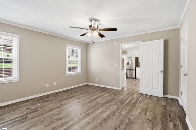 105 Kestrel Court, Taylors, SC 29687