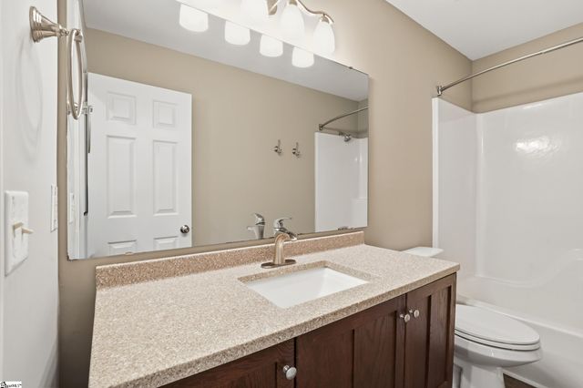 105 Kestrel Court, Taylors, SC 29687