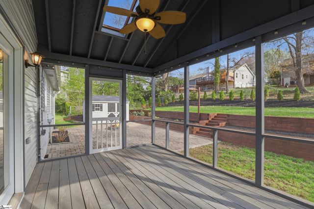 105 Kestrel Court, Taylors, SC 29687