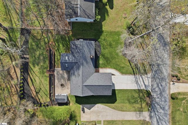 105 Kestrel Court, Taylors, SC 29687