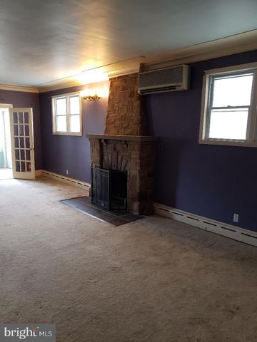 502 W GIRARD ST, Mount Carmel, PA 17851