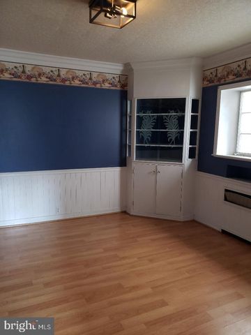 502 W GIRARD ST, Mount Carmel, PA 17851