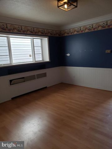 502 W GIRARD ST, Mount Carmel, PA 17851