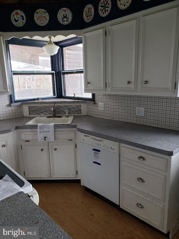 502 W GIRARD ST, Mount Carmel, PA 17851