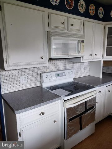 502 W GIRARD ST, Mount Carmel, PA 17851