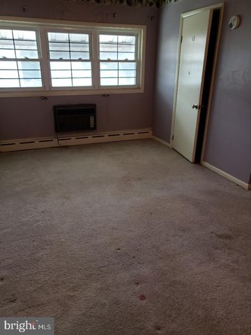 502 W GIRARD ST, Mount Carmel, PA 17851