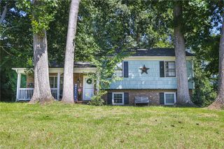 6719 Forest Oak Drive, Clemmons, NC 27012