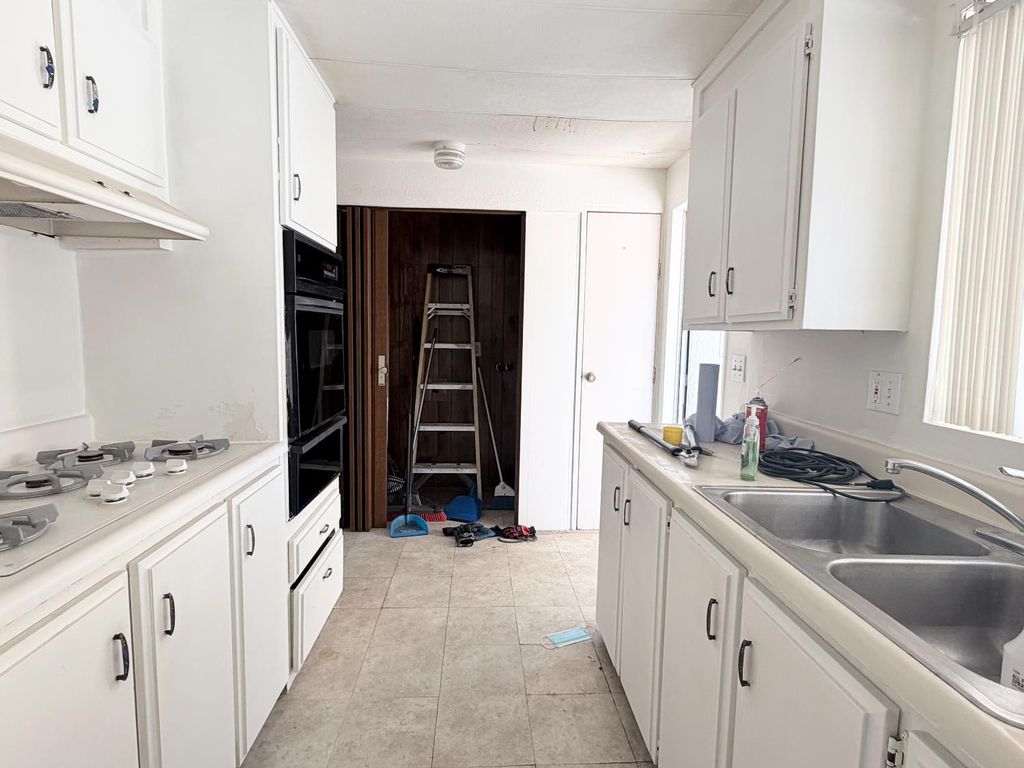 Image 12 of property listing at 3057 S Higuera Street # 138, San Luis Obispo, CA 93401