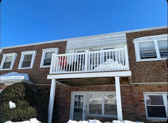 126 Hemlock Drive 3a, Bay Shore, NY 11706