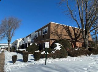 126 Hemlock Drive 3a, Bay Shore, NY 11706