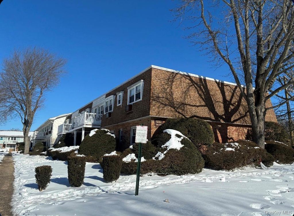 126 Hemlock Drive 3a, Bay Shore, NY 11706