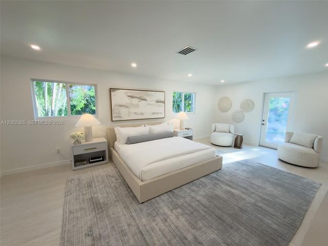 9980 SW 83rd Ave, Miami, FL 33156