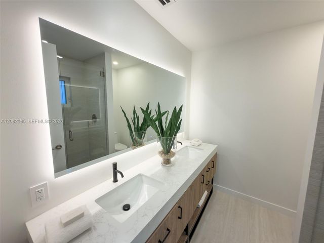 9980 SW 83rd Ave, Miami, FL 33156