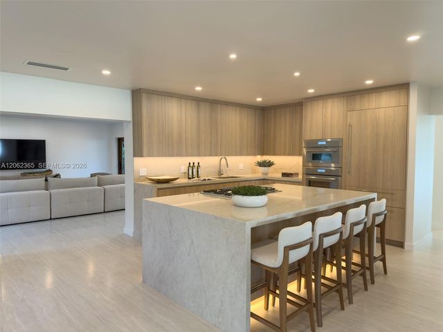 9980 SW 83rd Ave, Miami, FL 33156