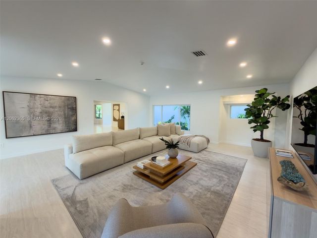 9980 SW 83rd Ave, Miami, FL 33156