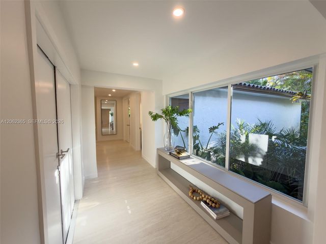 9980 SW 83rd Ave, Miami, FL 33156