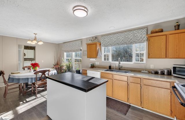 24 Hudson Street, Taylors, SC 29687