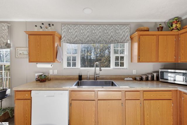 24 Hudson Street, Taylors, SC 29687