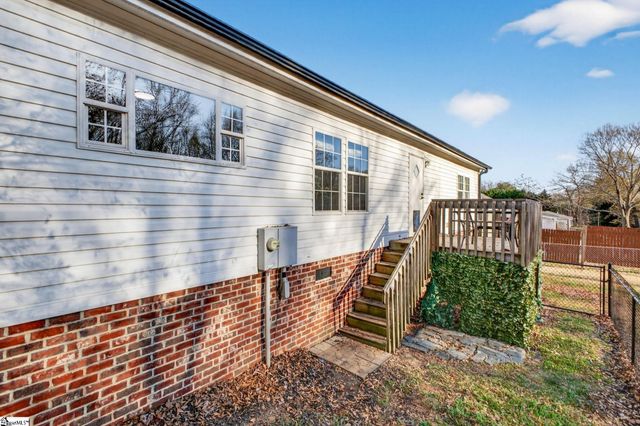 24 Hudson Street, Taylors, SC 29687