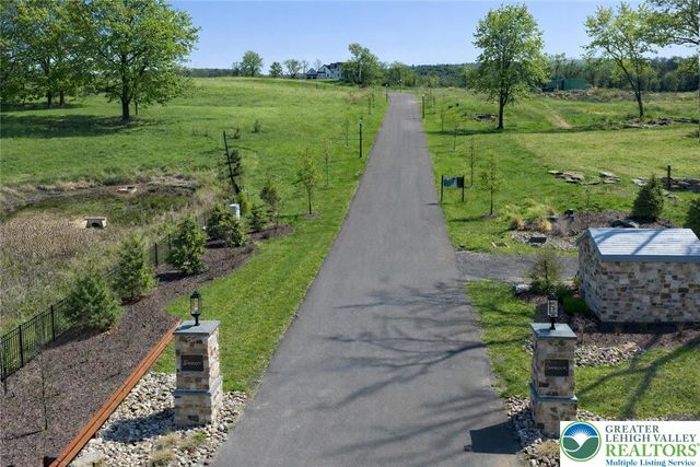 2607 Saddleback Lane, Lower Saucon Twp, PA 18015