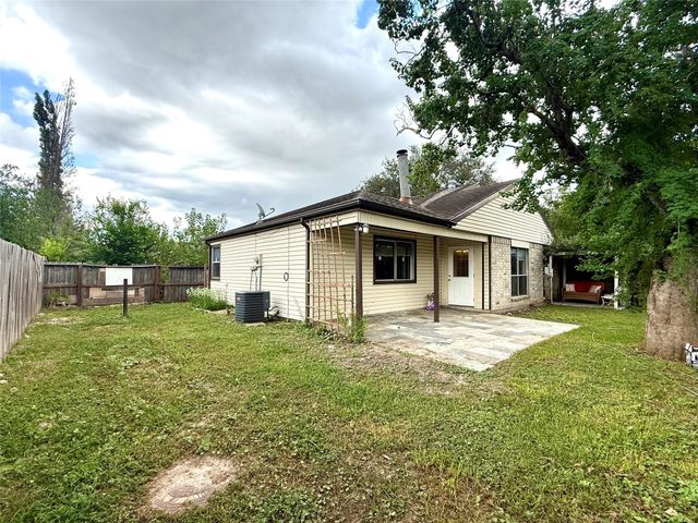 13222 Pebblewalk Circle N, Houston, TX 77041