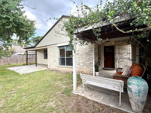 13222 Pebblewalk Circle N, Houston, TX 77041