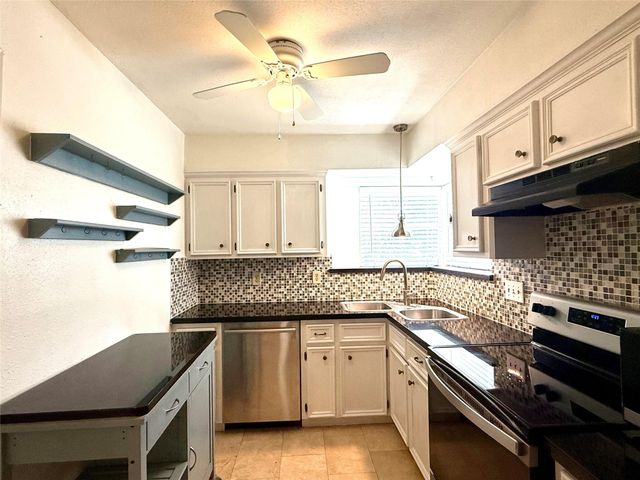 13222 Pebblewalk Circle N, Houston, TX 77041