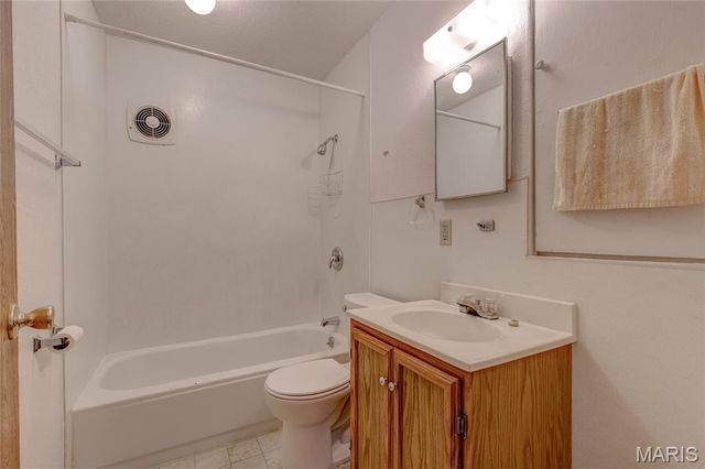 601 5th Street, East Alton, IL 62024