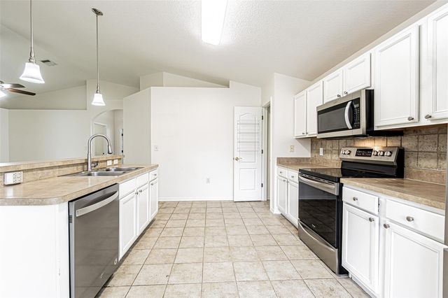 10245 BUNCOMBE WAY, San Antonio, FL 33576