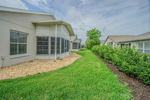 10245 BUNCOMBE WAY, San Antonio, FL 33576