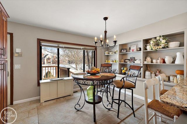 6910 Montgomery Drive, Shelby Twp, MI 48316