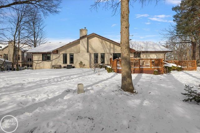 6910 Montgomery Drive, Shelby Twp, MI 48316