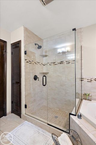 6910 Montgomery Drive, Shelby Twp, MI 48316