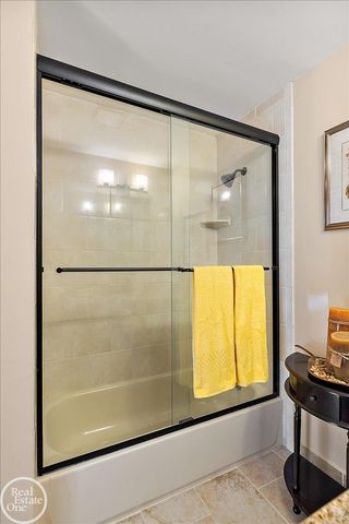 6910 Montgomery Drive, Shelby Twp, MI 48316